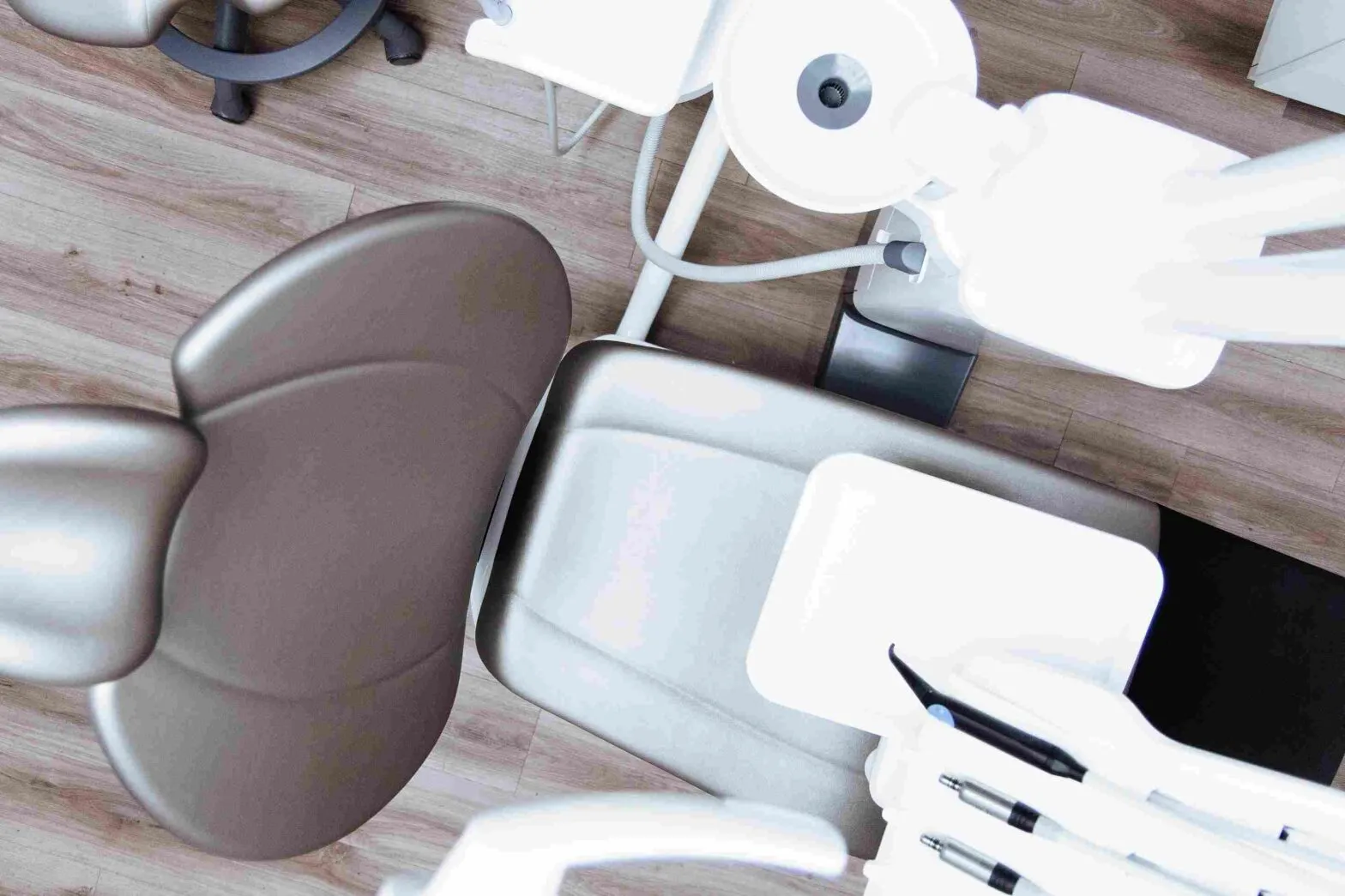 Chairside Teeth Whitening vs. Home Whitening Kit: Which is Better? | Dental Clinic Kuala Lumpur